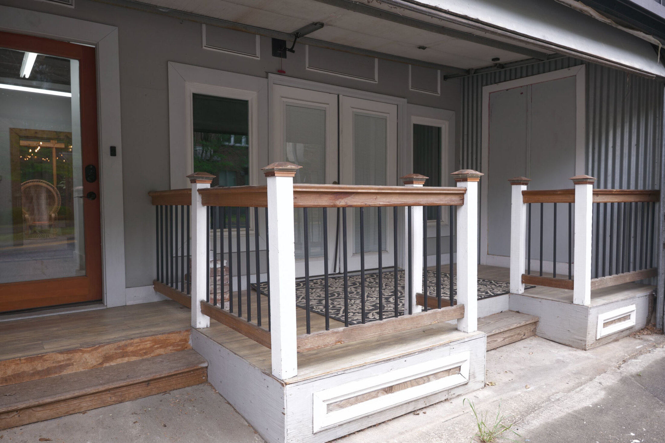 235 Walker Street, Atlanta — the front porch